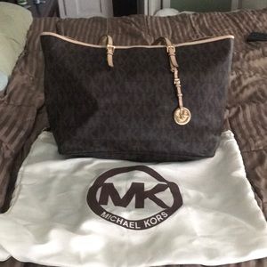 Michael Kors tote bag. Great condition!